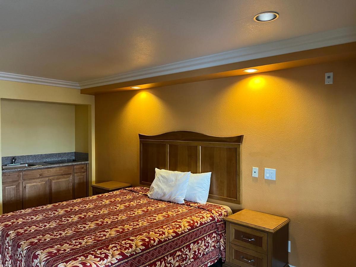 Industry Inn & Suites La Puente Extérieur photo