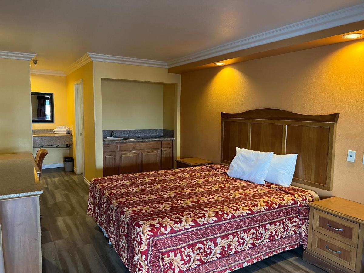 Industry Inn & Suites La Puente Extérieur photo