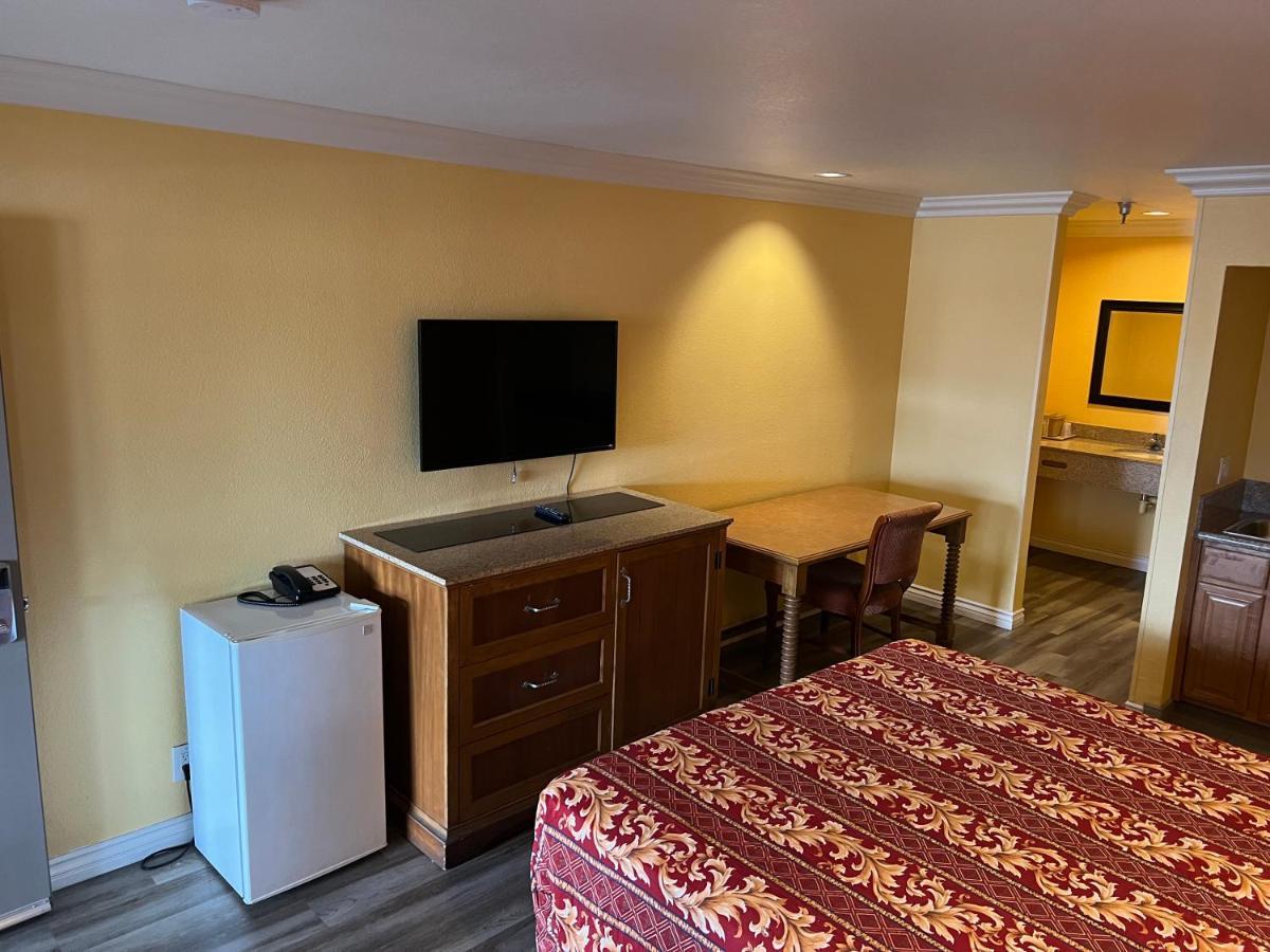 Industry Inn & Suites La Puente Extérieur photo