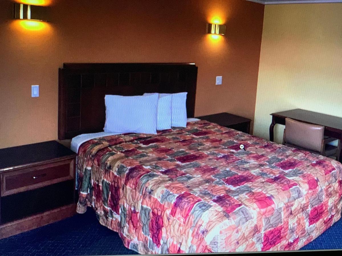 Industry Inn & Suites La Puente Extérieur photo